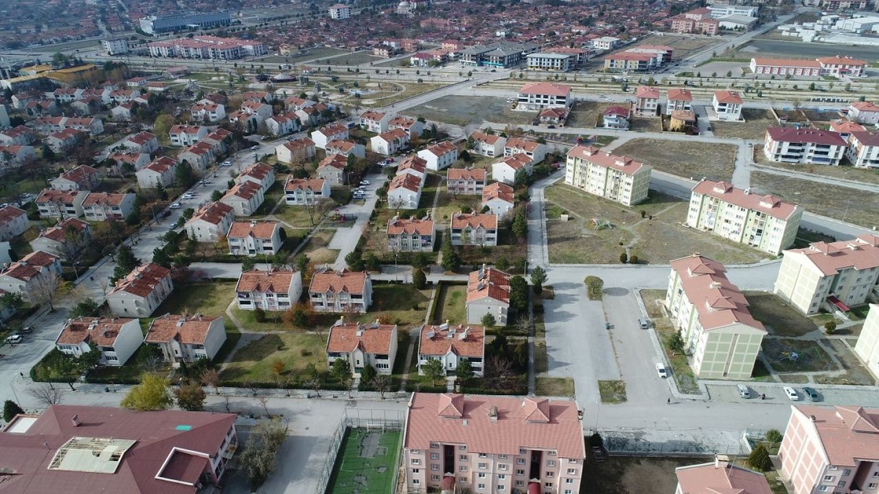 Erzincan'ın  Mengüceli Mahalleside yeni kaldırımlarına kavuştu!