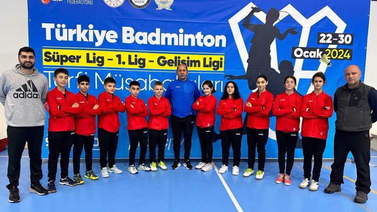 Erzincan’ın küçük badmintoncularından büyük başarı