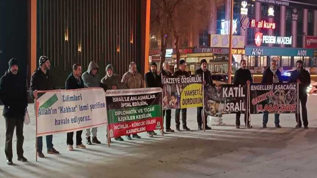 Erzincan’da İsrail’in Gazze katliamı ve kuşatmasına sessiz protesto!