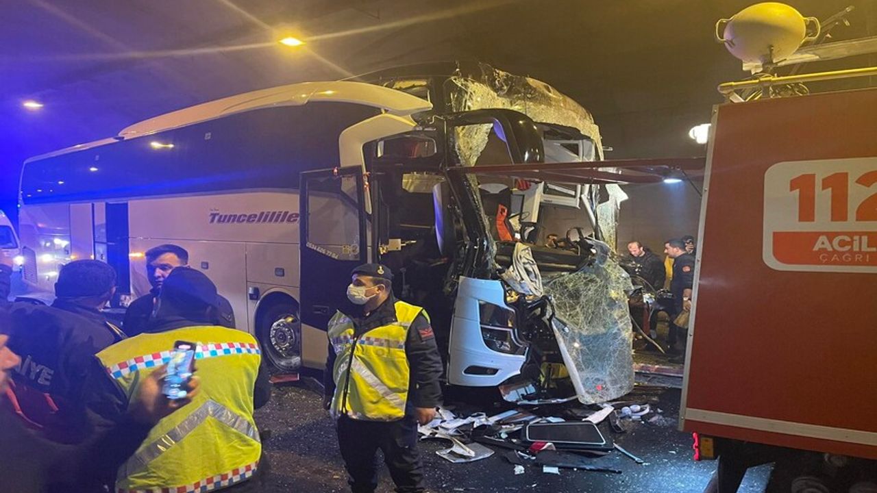 Tunceli otobüsü zincirleme kaza yaptı: 1 kişi öldü, 6 kişi ağır yaralı