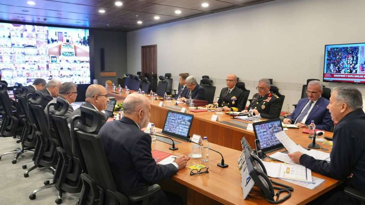 81 İlin Valisi Aynı Ekranda: Vali Aydoğdu VKS Toplantısında