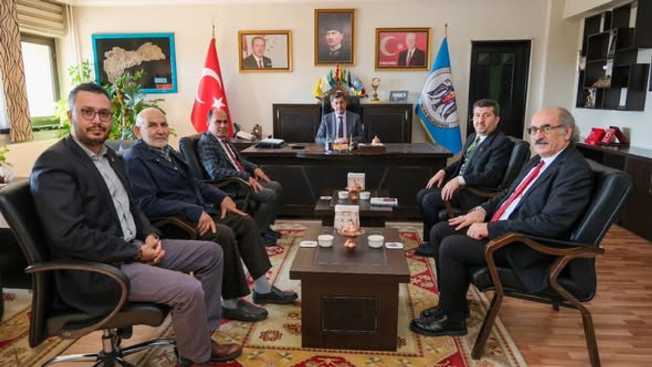 Akademi ve edebiyat dünyasından Başkan Aksun’a ziyaret