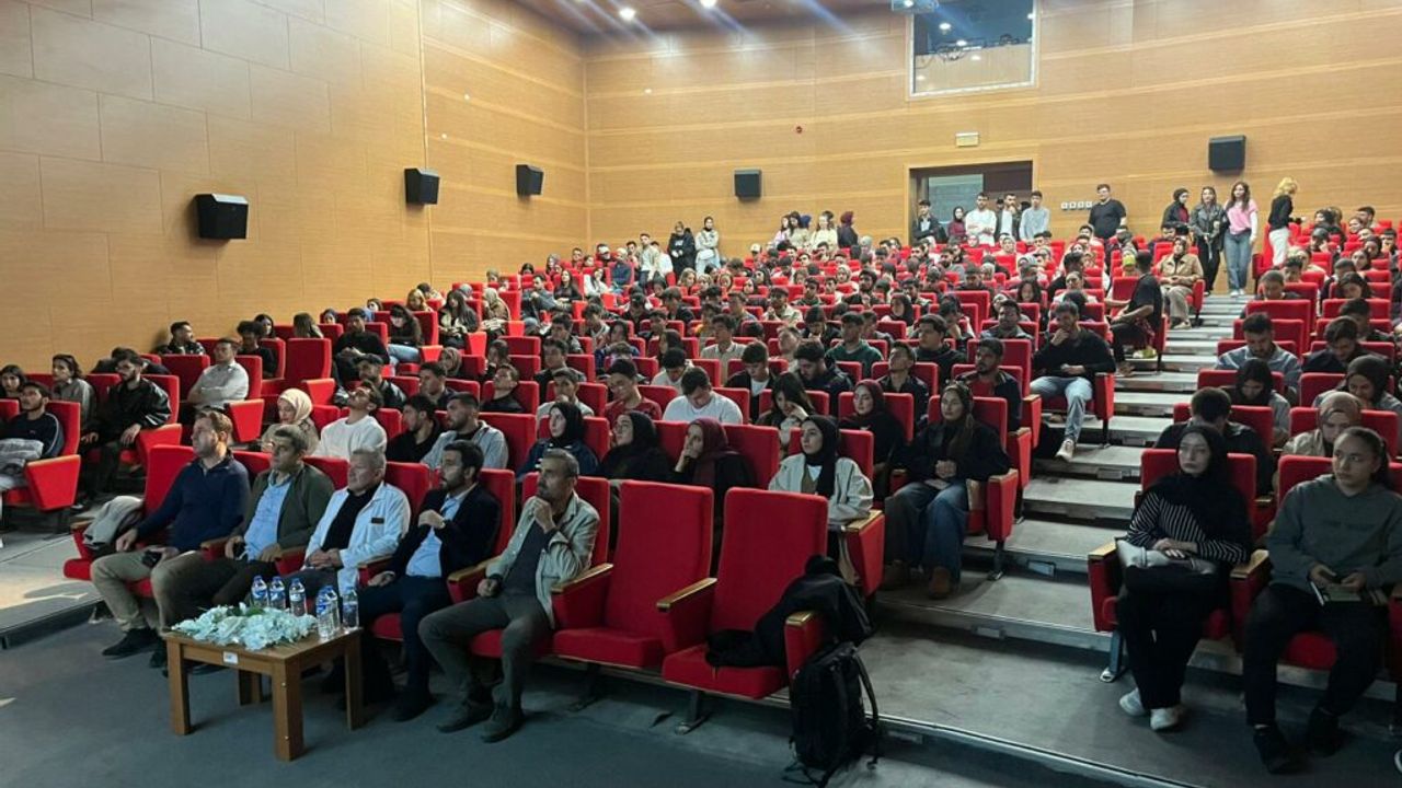 Erzincan'da “Kamuda Kariyer ve KPSS” Semineri