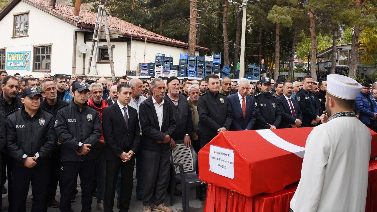 Hastanede vefat eden Polis, Üzümlü'de gözyaşlarıyla toprağa verildi..