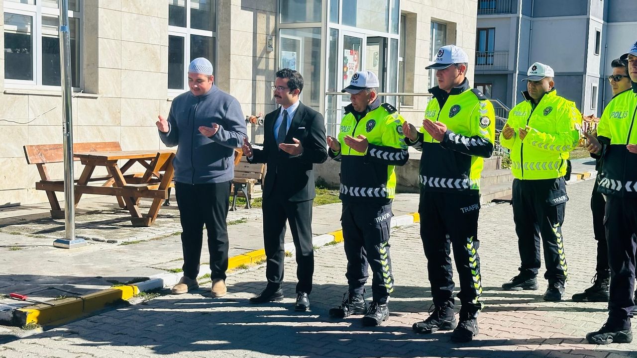 Refahiye'de dualarla hizmete başladı...