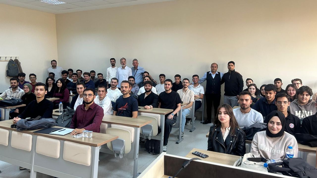 Türkiye'nin Gururu TUSAŞ Yetkilileri, Erzincan'da o okulu inceledi...