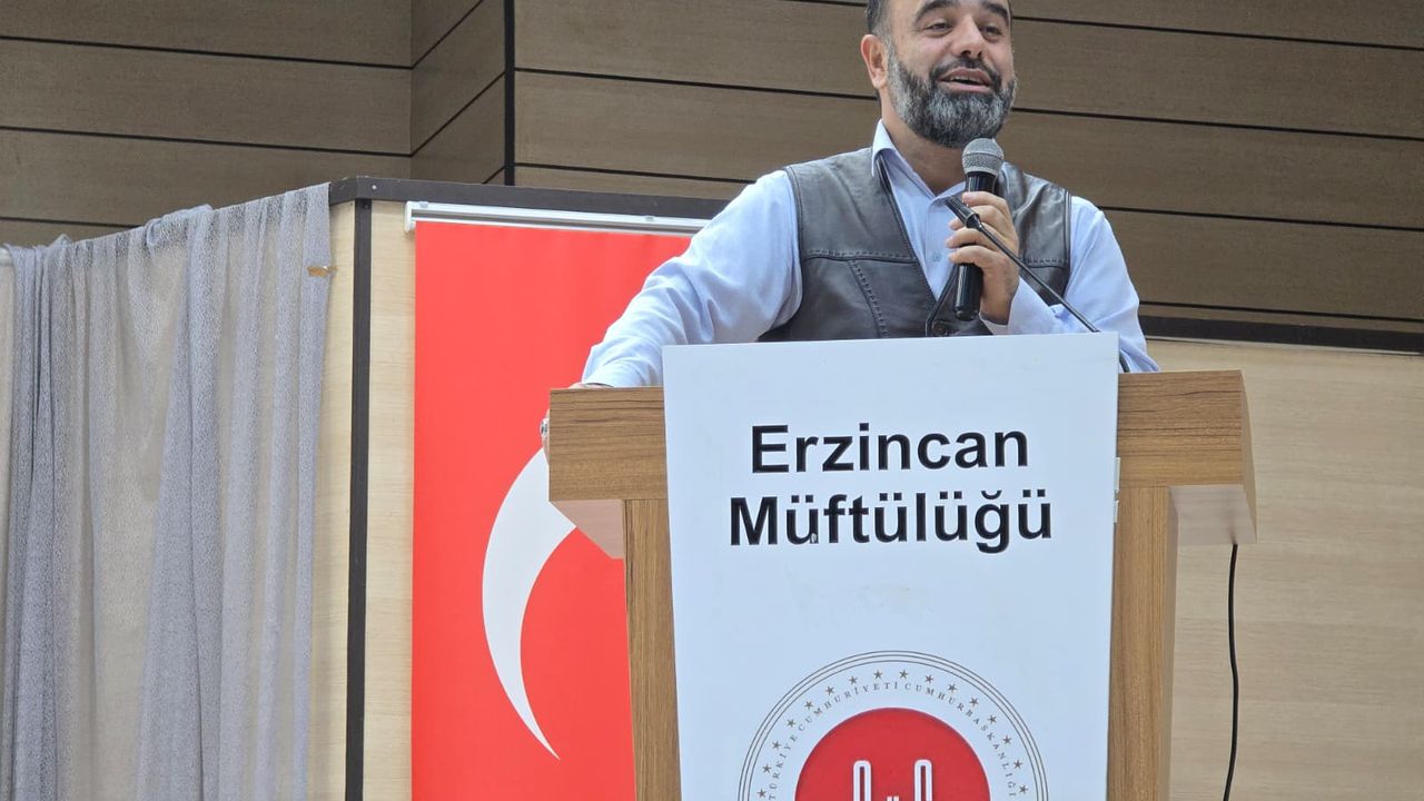 Ünlü 𝗜̇𝗹𝗮𝗵𝗶𝘆𝗮𝘁𝗰̧ı 𝗬𝗮𝘇𝗮𝗿 𝗔𝗵𝗺𝗲𝘁 𝗕𝘂𝗹𝘂𝘁 Erzincan’da