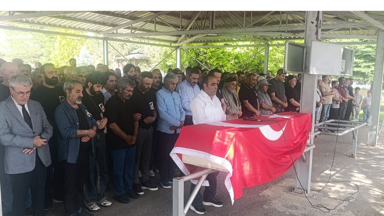 Manisa'dan Gelen Acı Haber Erzincan'ı Yasa Boğdu: Şehit Poli