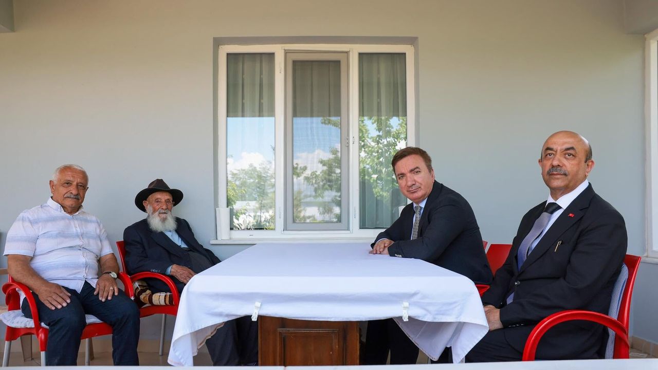 Bir Çayın, Bir Sohbetin ve Muhabbetin Hikâyesi