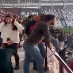 Tribünde edilen teklif unutulmaz anlar yaşattı