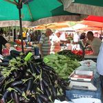 Erzincan Salı Pazarı'nda Tezgâhlar Dolu, Poşetler Boş!