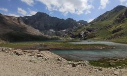 Cilo Dağları Ve Sat Buzul Gölleri  Hayran Bırakıyor