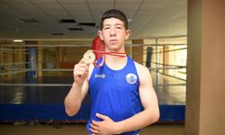 Sporcu Yunus Emre Aydın, Türkiye Boks Şampiyonasında altın madalya kazandı!