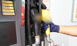 Benzine beklenen indirim geldi