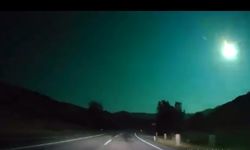 Erzincan’da görünen meteor düşmesi görenleri hayrete düşürdü!