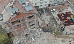 Hasarlı bina yıkımı sırasında sağlam bina hasar aldı: Vatandaşlar tepkili