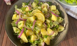 Diyetteyseniz bu lezzeti denemeden geçmeyin: Patates Salatası tarifi!