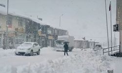 Tunceli’de kar yağışı hayatı olumsuz etkiledi:Kar kalınlığı 35 santimetreye ulaştı!