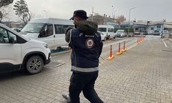 Erzincan’da tırın dorsesinde 49 düzensiz göçmen yakalandı