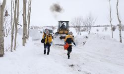 Kar Engeline Rağmen Hastaneye Ulaştırıldı