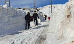 Çocuklar Türkiye’nin en yüksek köyüne kayak merkezi kurulmasını istiyor