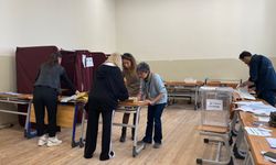 Erzincanlılar sandık başına giderek oy kullanmaya başladılar