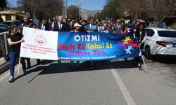 Erzincan’da ‘Otizm fark et kabul et bizimle yürü’ etkinliği