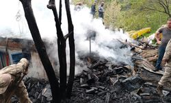 Kemaliye'de yangın: Ev kullanılamaz hale geldi