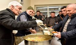 Bu köyde her Ramazan ayında yoldan geçenlere ücretsiz iftar yemeği veriliyor