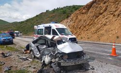 Erzincan-Sivas karayolunda trafik kazası: 2 ölü, 2 yaralı