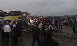 Mersin’de zincirleme feci kaza: 10 ölü ve 30’dan fazla yaralı