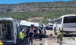 Mersin’de feci kaza:1 ölü 2 yaralı