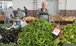 Erzincan’da pazarcı esnafı zor durumda! Sebze ve meyve fiyatları çok ucuzladı