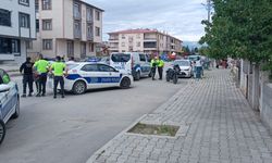 Erzincan’da motosiklet ile otomobil çarpıştı