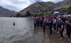 Erzincan’ın komşu ilinde göle giren çocuk kayboldu