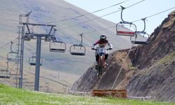 Downhill Türkiye Şampiyonası kayak merkezinde düzenlendi! Video haber