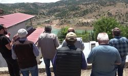 Erzincan depreminde kaybettikleri yakınlarının mezarlarına yaklaşamıyorlar (Video Haber)