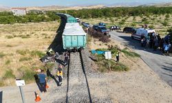 Yük treni aynı aileden 3 can aldı!