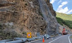 Tunceli-Erzincan karayolunda kaya düşmelerine karşı 'Çelik Ağ' önlemi