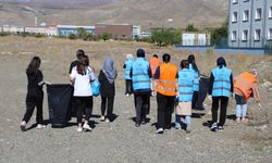 Erzincan’da çevreci öğrenciler iş başında