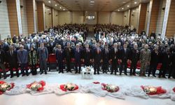 Erzincan'da adaylıkları kaldırılan öğretmenler yemin etti