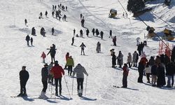 Erzincan'da kayak severlerle doldu taştı