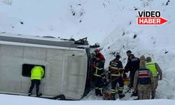 Erzincan’da otobüs devrildi: 31 yaralı