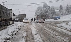 Erzincan’ın komşu ilçesindeki geçit zincirsiz araçlara kapatıldı