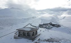 O türbede Erzincan depremi sonrası tekrar hatim başladı