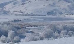 Erzurum'da eksi 25 derecede HES göleti buz tuttu