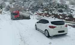 Erzincan’da bu yol kışın çekilmiyor! Artık bir çözüm