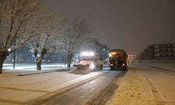 Erzincan Belediyesi'nden gece çalışması...