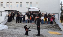 Erzincan Jandarması çocukları zirvede ağırladı...