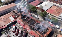 Erzincan Buğday Meydanı'nda çatılar kül oldu